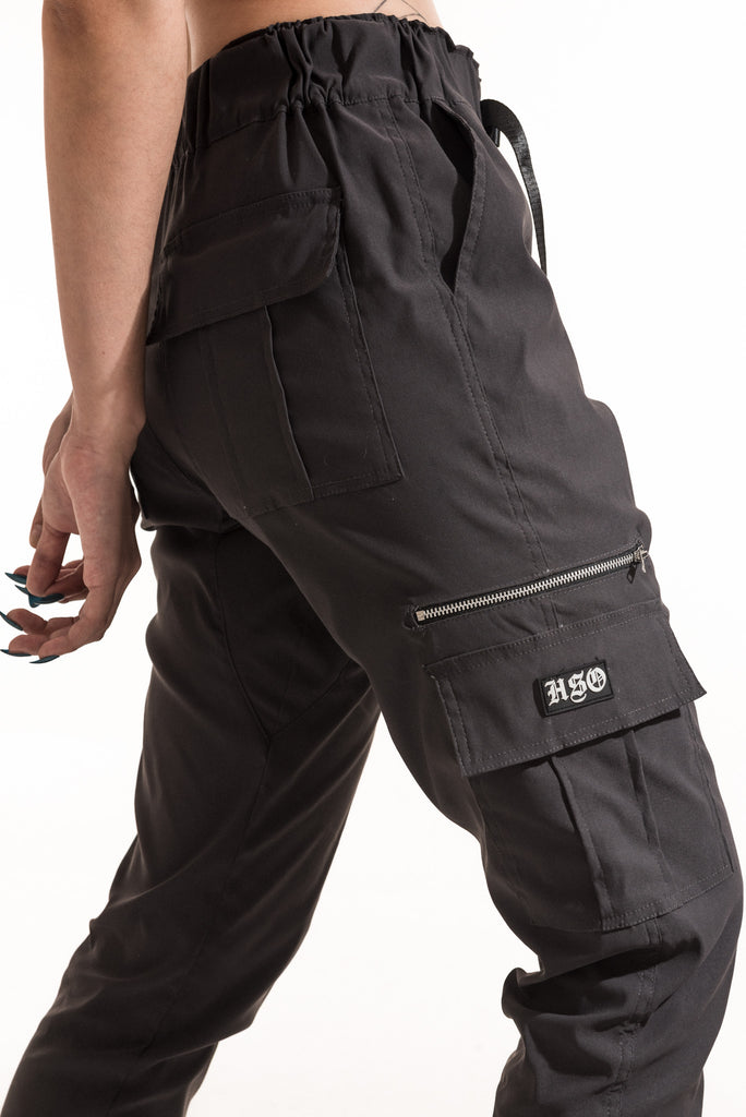 cargo pants with tech pocket