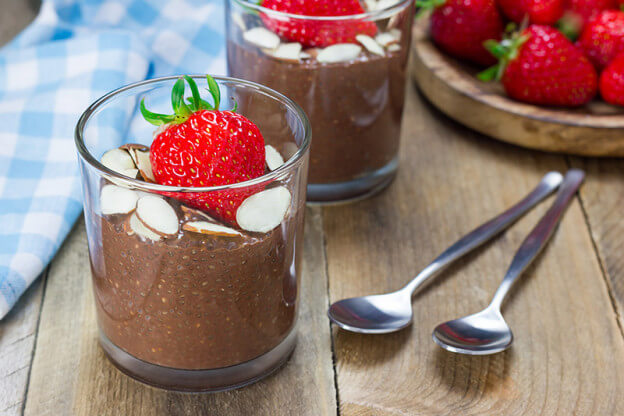 chocolate chia seed pudding, chia seeds