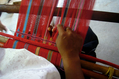 Thread Spun artisan partners in Guatemala handweave textiles and are paid fairly for their work.