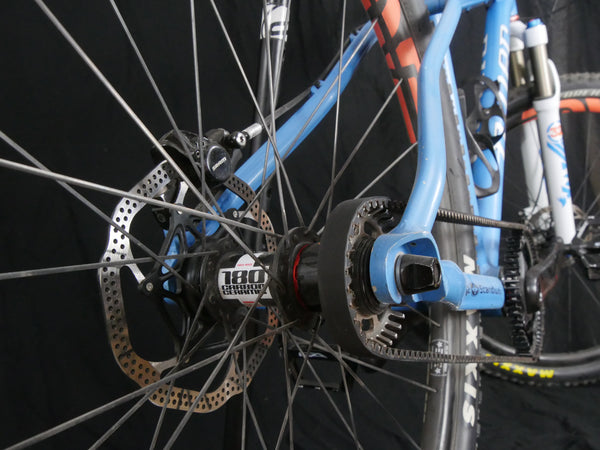 Close up of rear single speed cog on freehub on Niner frame