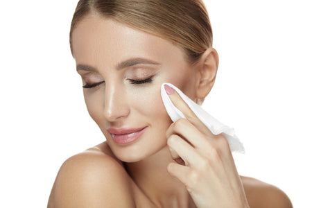 Traditional_Makeup_Wipes-Debunking_Common_Makeup_Removers