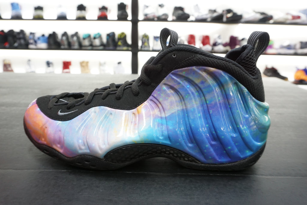 Nike Air Foamposite One GlowInTheDark Relase Date ...