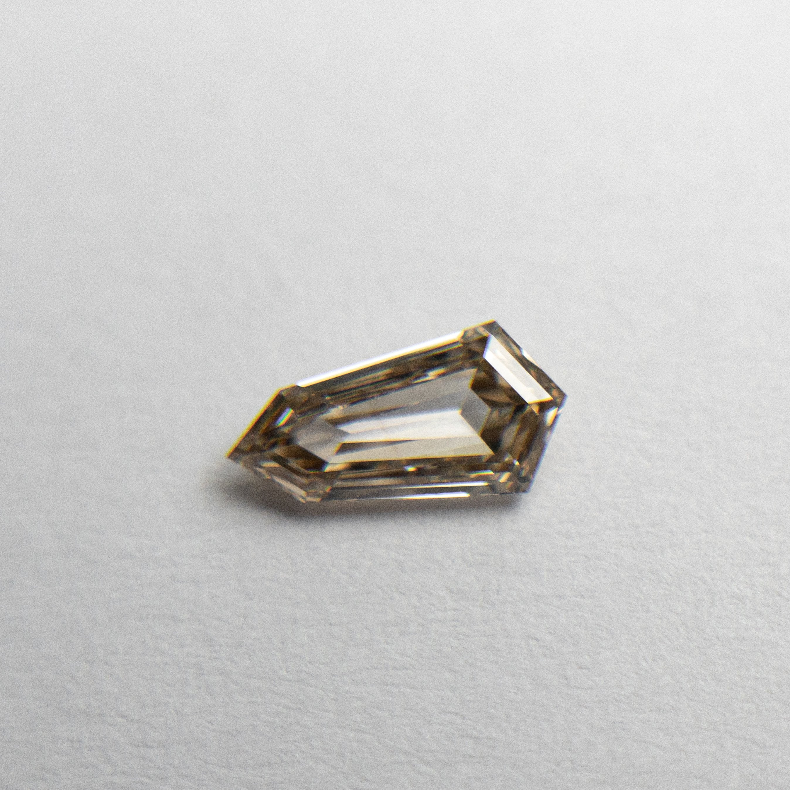 0.41ct 7.33x3.68x1.99mm Kite Step Cut 19163-25