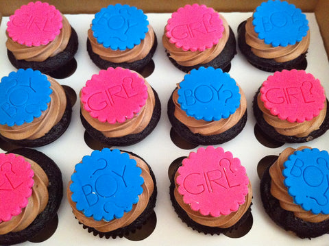 Blue and pink gender reveal cupcakes