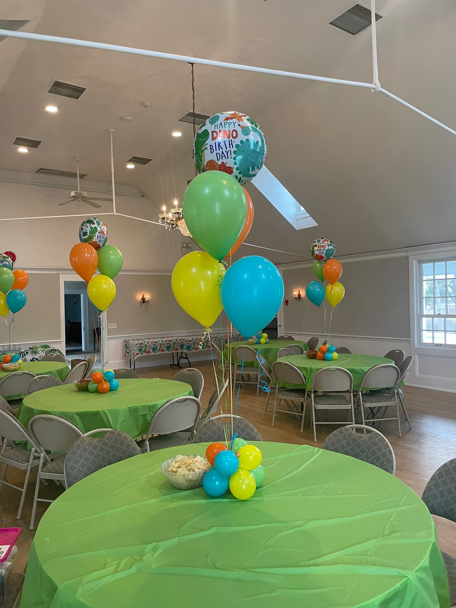 Eye-catching Balloon Centerpieces 