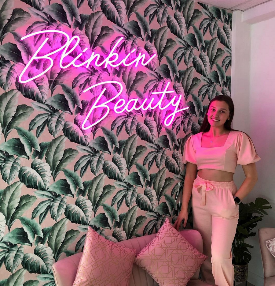 Hot pink neon sign for beauty salons