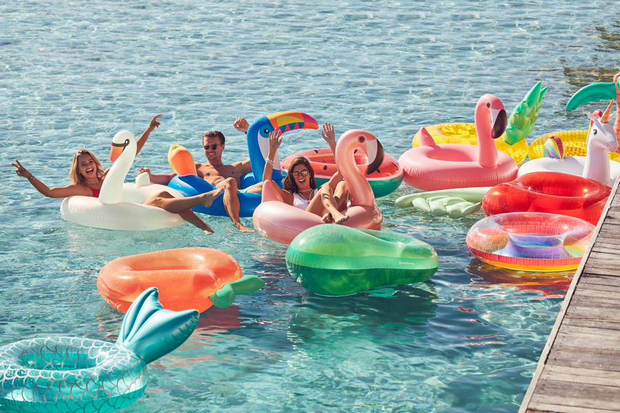 Inflatable pool floats