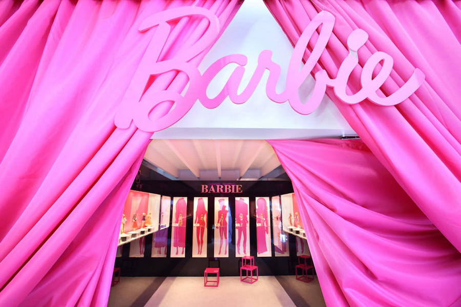 Glamorous pink barbie entrance