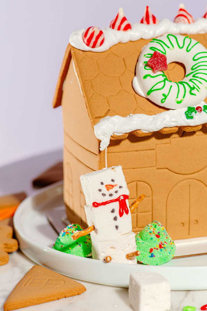 How to build a gingerbread house with XO Marshmallow