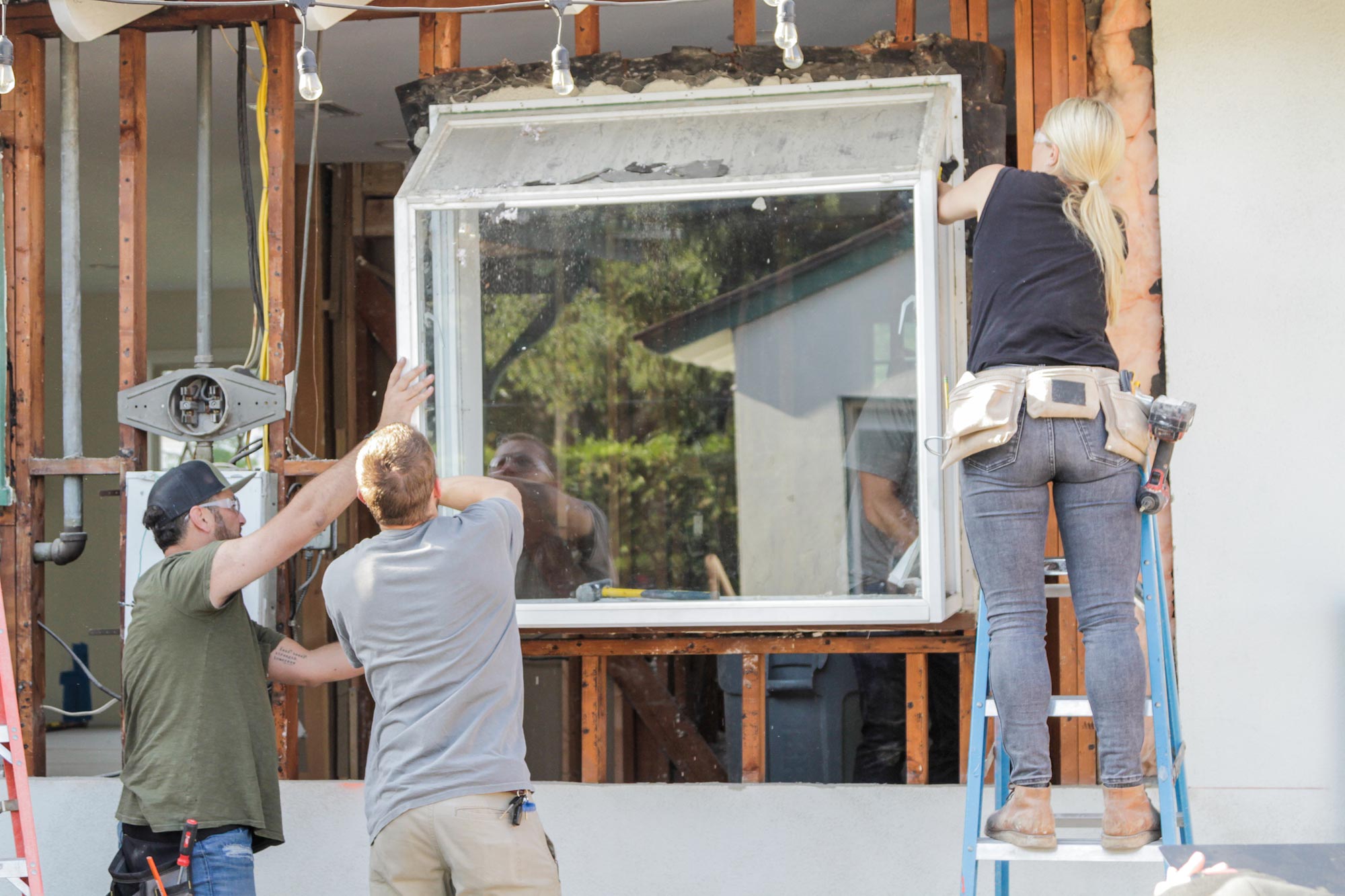 Behind the Scenes - Teamwork Removing a Window