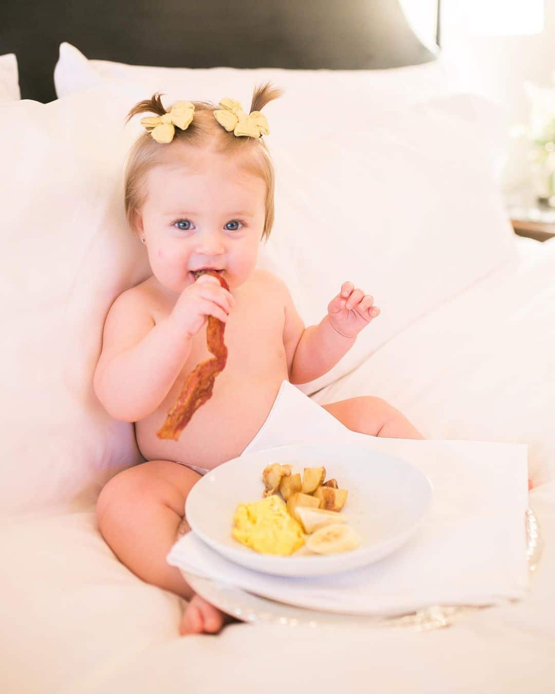 hazel-eats-breakfast-in-bed