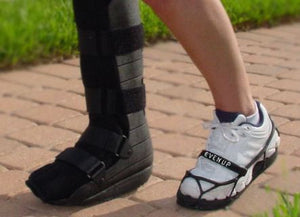 shoe leveler for walking boot
