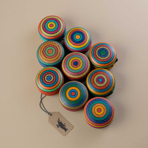 https://cdn.shopify.com/s/files/1/1659/7413/products/stripes-wooden-yo-yo_large.jpg?v=1696808120