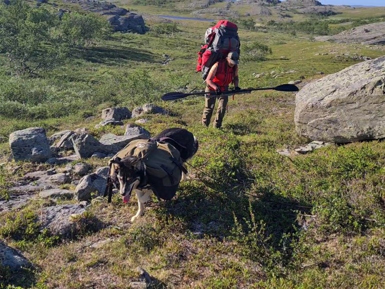 Packraft over Ifjordfjellet