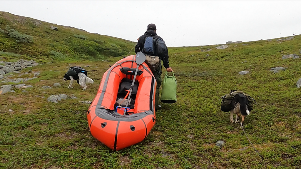   Trekking mellom vann. Avstander på opptil 1km var det greit å trekke. 