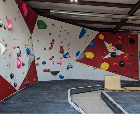 Bouldering wall by Kumiki Climbing