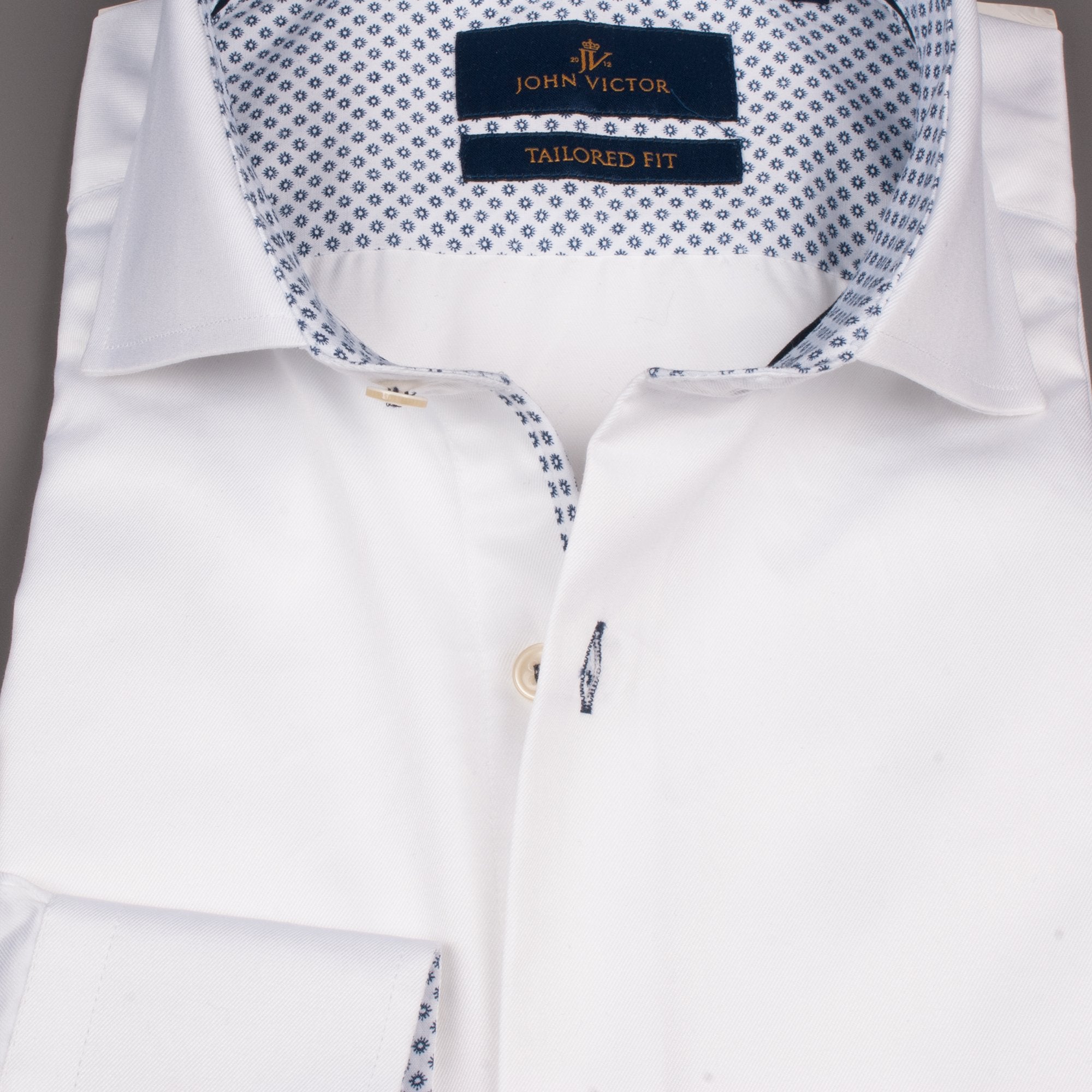 White Cutaway Collar Shirt – John Victor