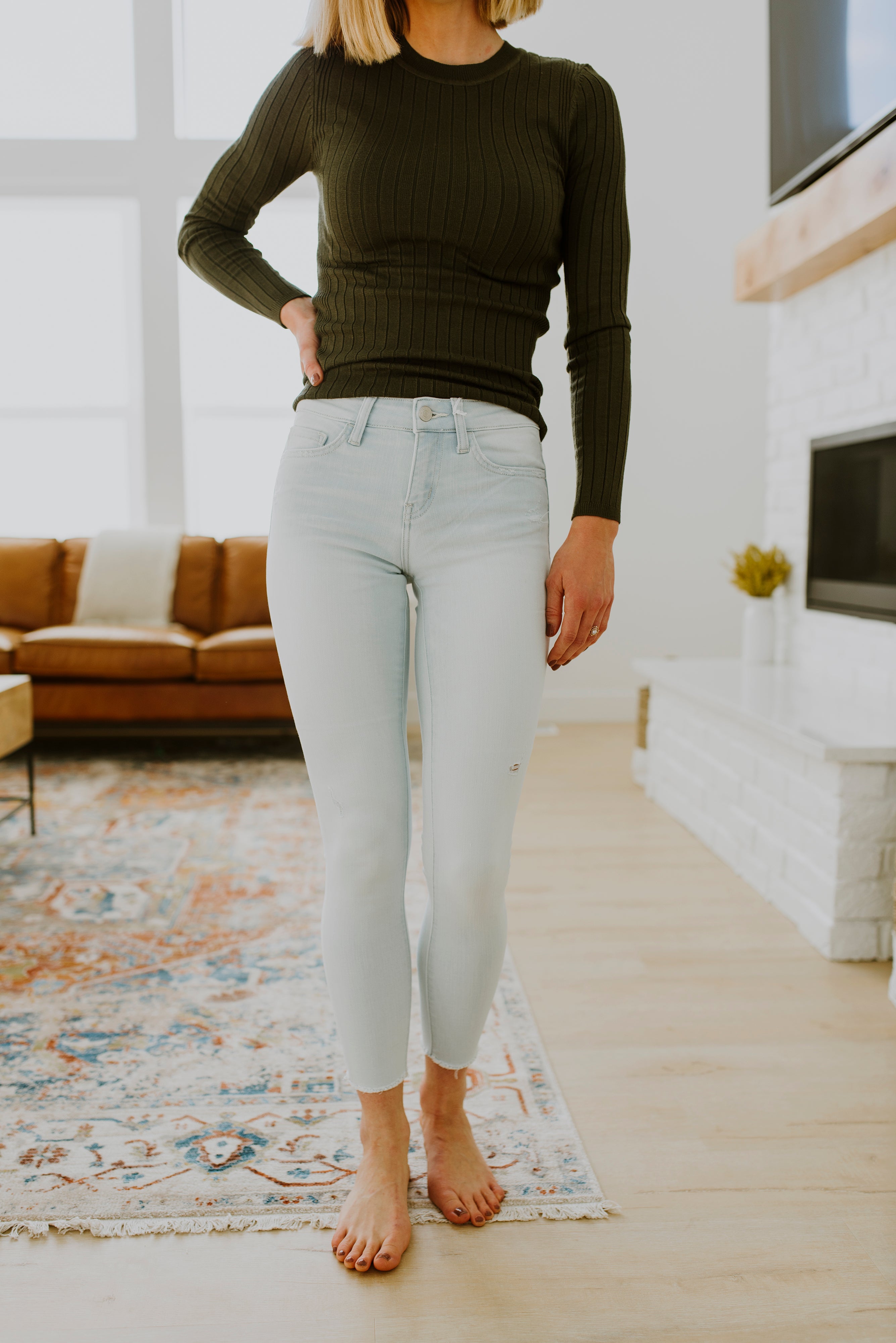 light skinny jeans outfits