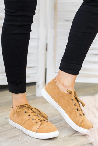 ENJOY LIFE'S ADVENTURES LACE UP SHOES IN TAN