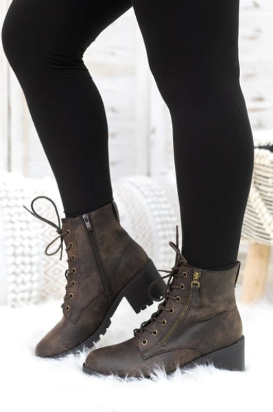 WALK MY WAY LACE UP WITH ZIPPER BOOTS IN BROWN