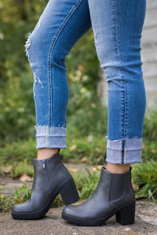 WALK TALL AND PROUD SIDE ZIPPER BOOTS IN GREY