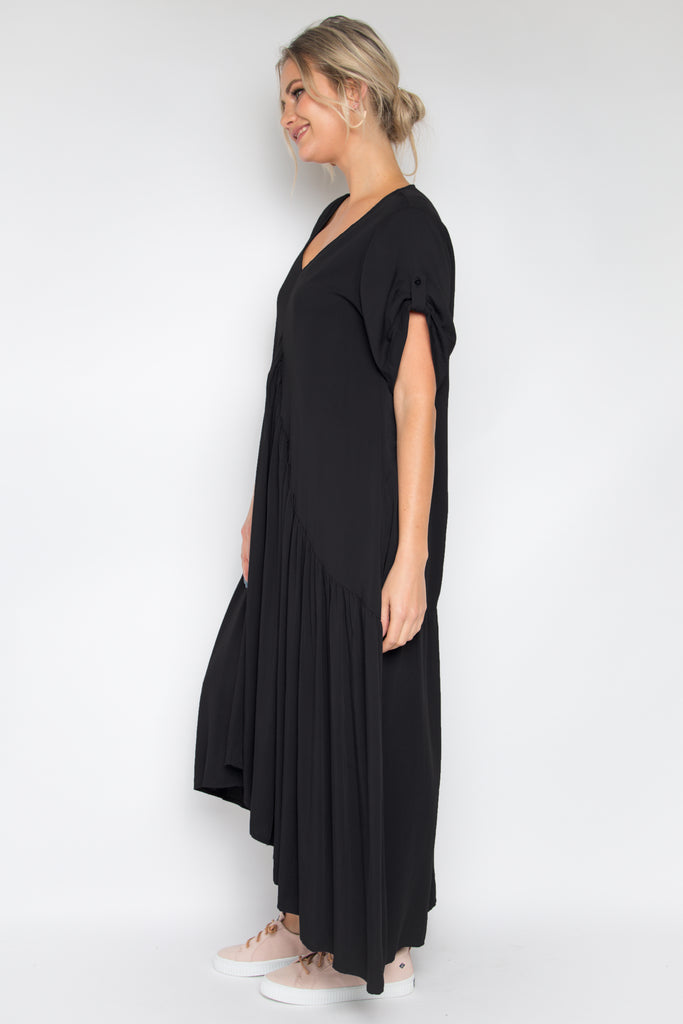 Short Sleeve Peak Maxi Dress in Black – PQ Collection