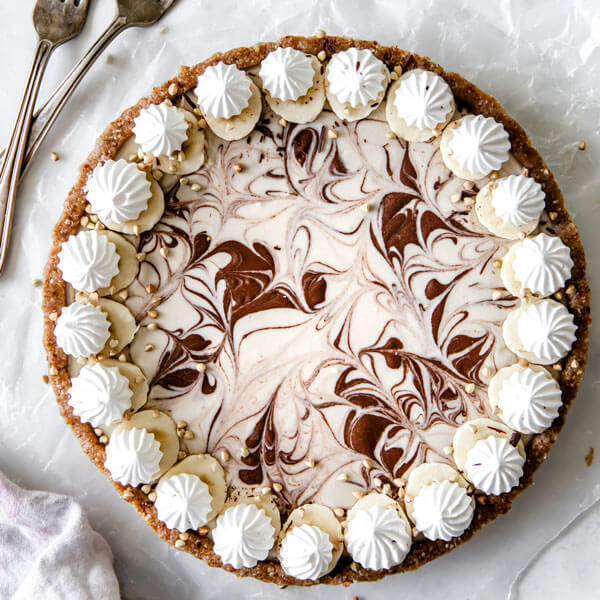 a vegan Banana Split Tart