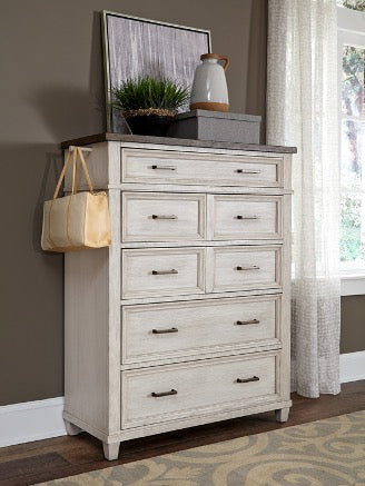 A bedroom chest (Caraway) with matching decor