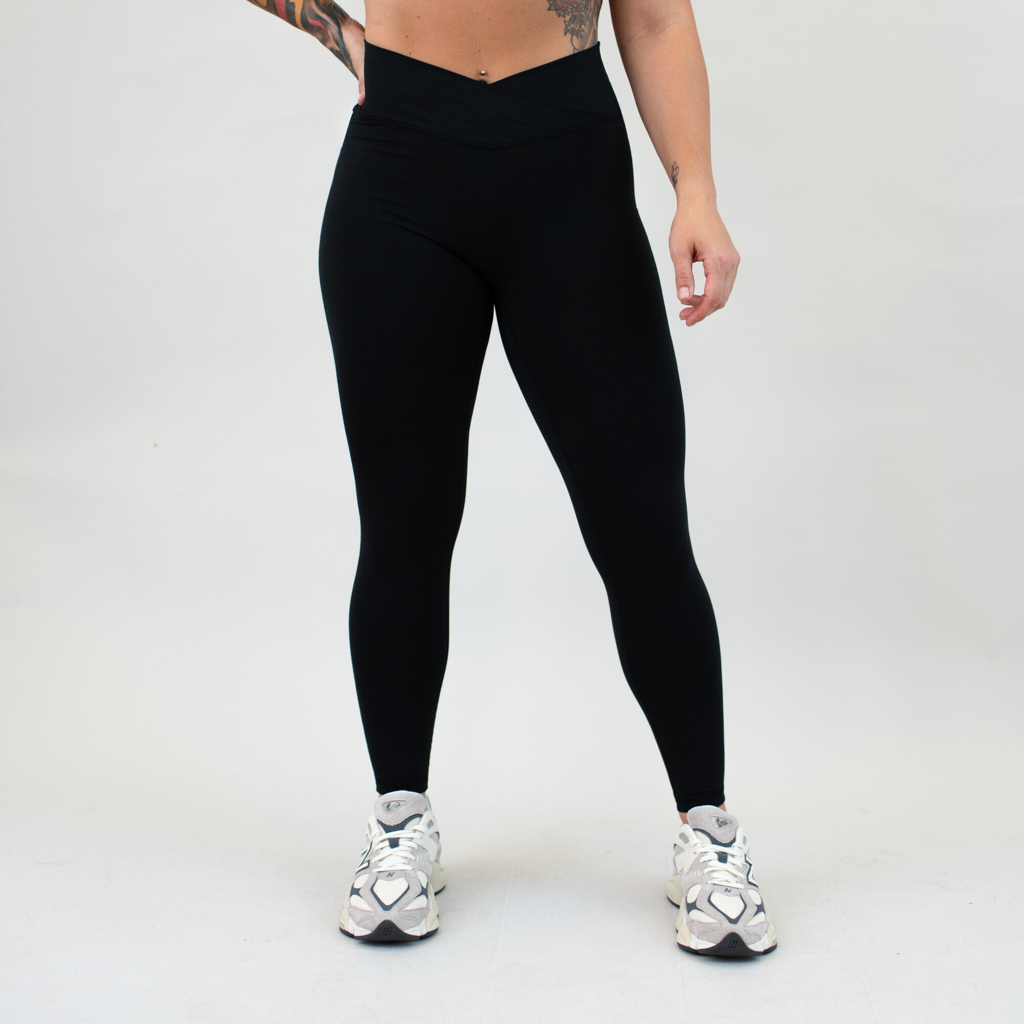 Black V Waistband Leggings 7/8 25 - Mid High Rise