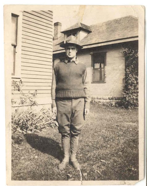 Gordon S. Dills: The Year this photo was taken & type of uniform is unknown