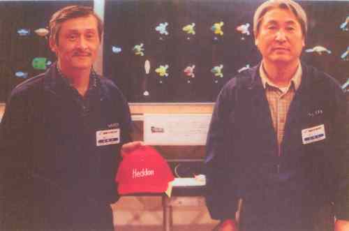 (Left)  Mr. Tamakoshi  (Right)  Mr. Suzuki
