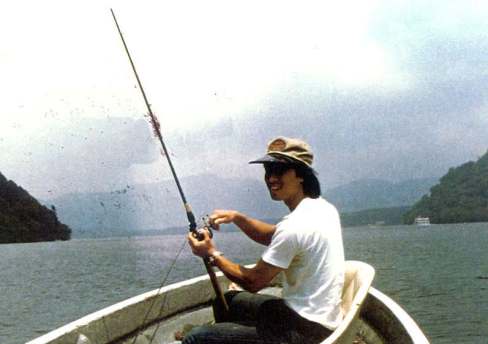 photograph is Mr. Tsutomu Wakabayashi, July 5, 1979 on Lake Ashinoko.  Largemouth Bass were first introduced in Japan in 1925.