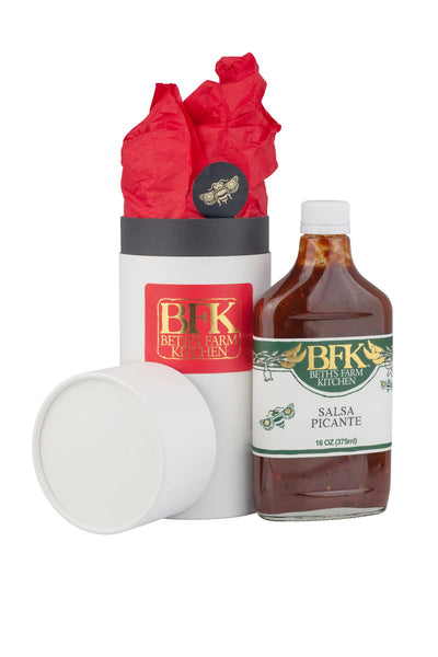 https://cdn.shopify.com/s/files/1/1669/2797/products/salsa-picante-hot-sauce-flask-gift-set-beths-farm-kitchen_401x600.jpg?v=1638939880