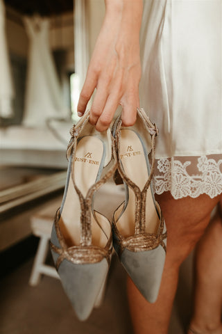 Zapatos de novia de terciopelo azules de Just-ENE 