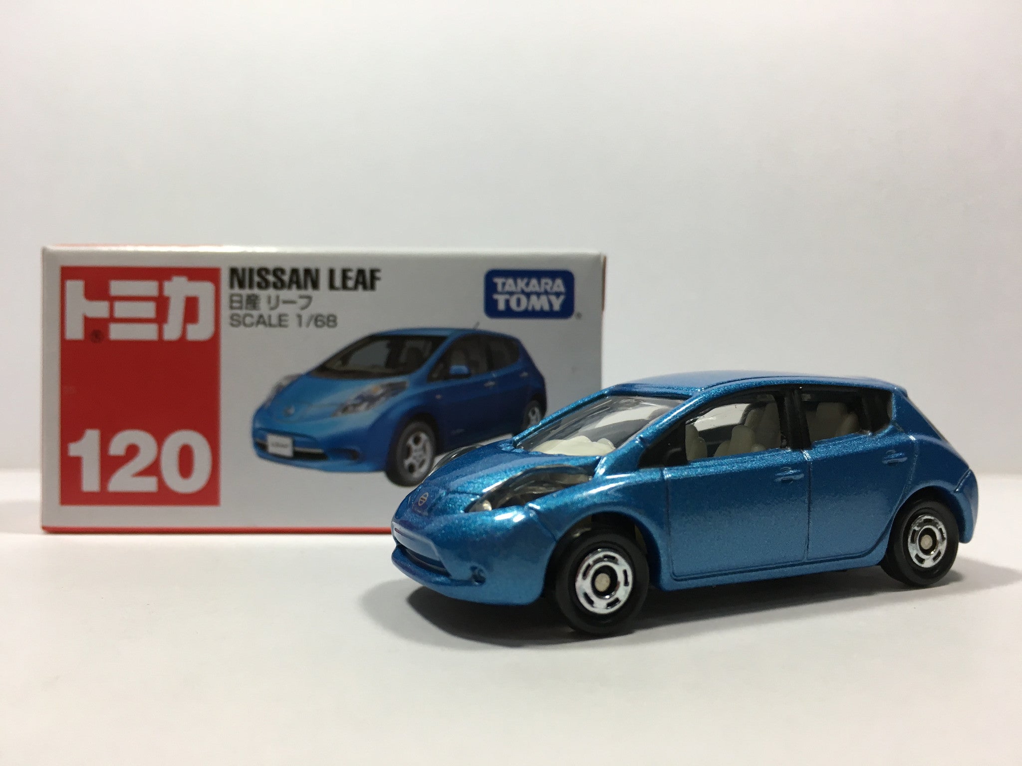 tomica nissan leaf