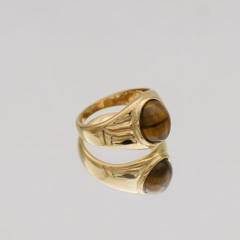 Women's gold signet ring with amber stone