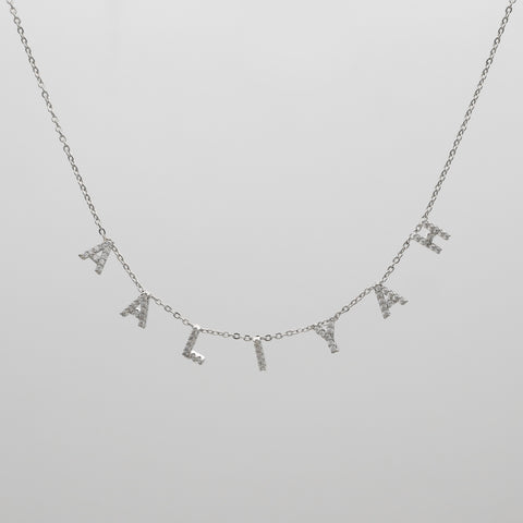 Personalised necklace 2022: Dangle Name Letter Necklace