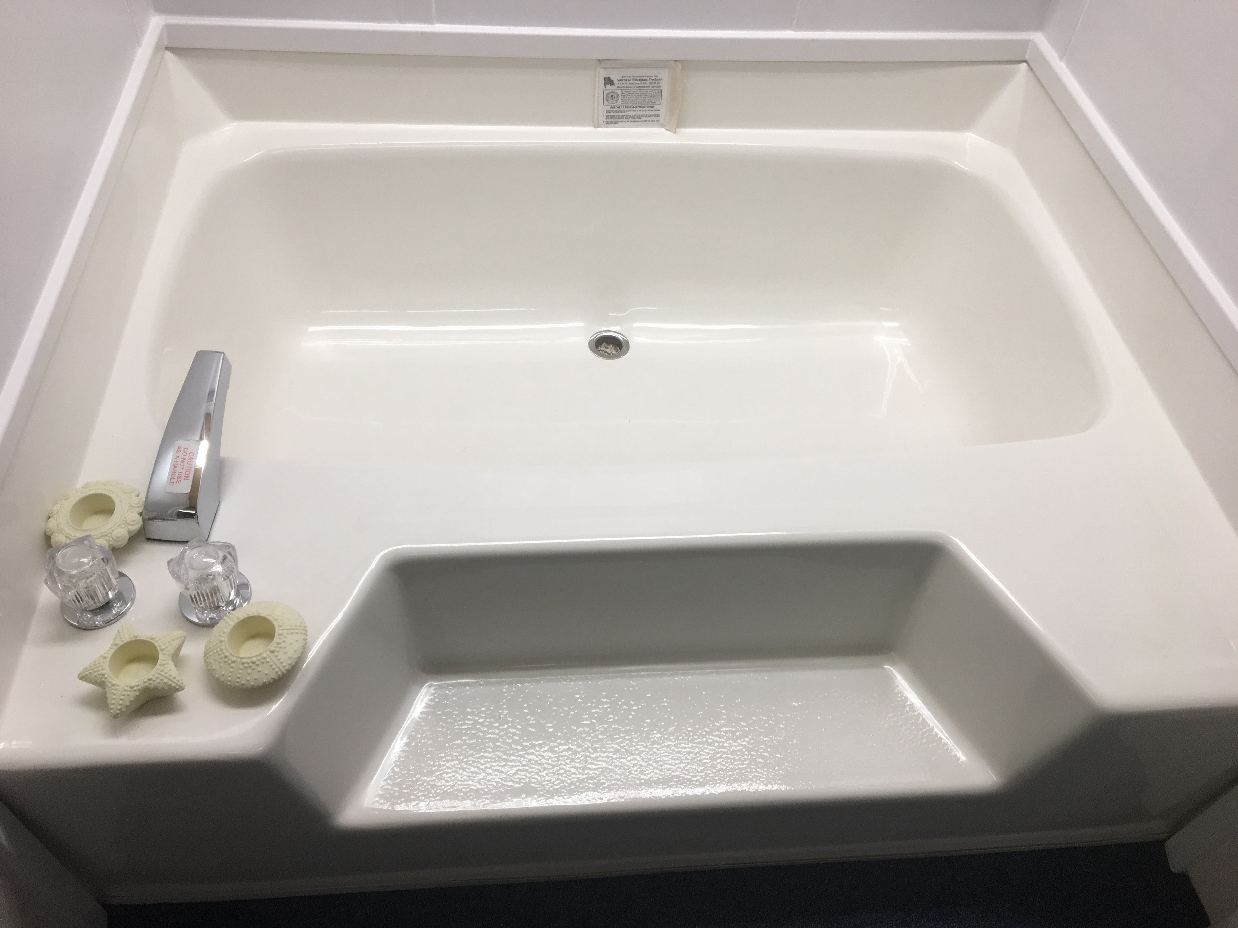 54x42 60x42 60x48 Fiberglass Garden Tub With Optional Wall Kit