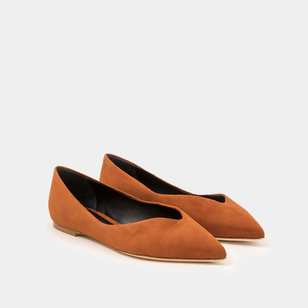 LARA POINTY FLAT | Italian cognac suede – SCLARANDIS