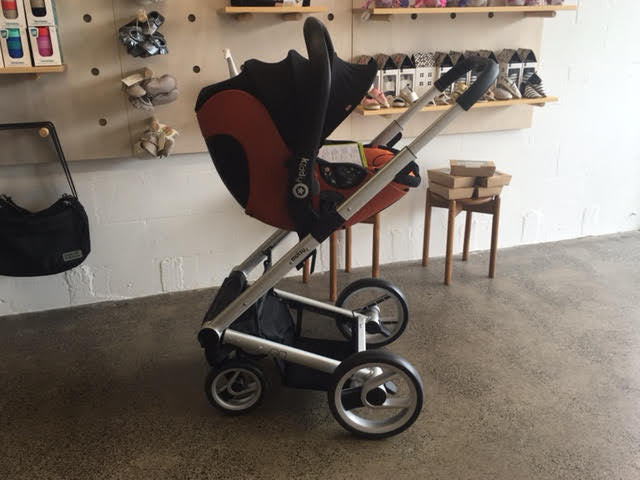 capsule that turns into a pram