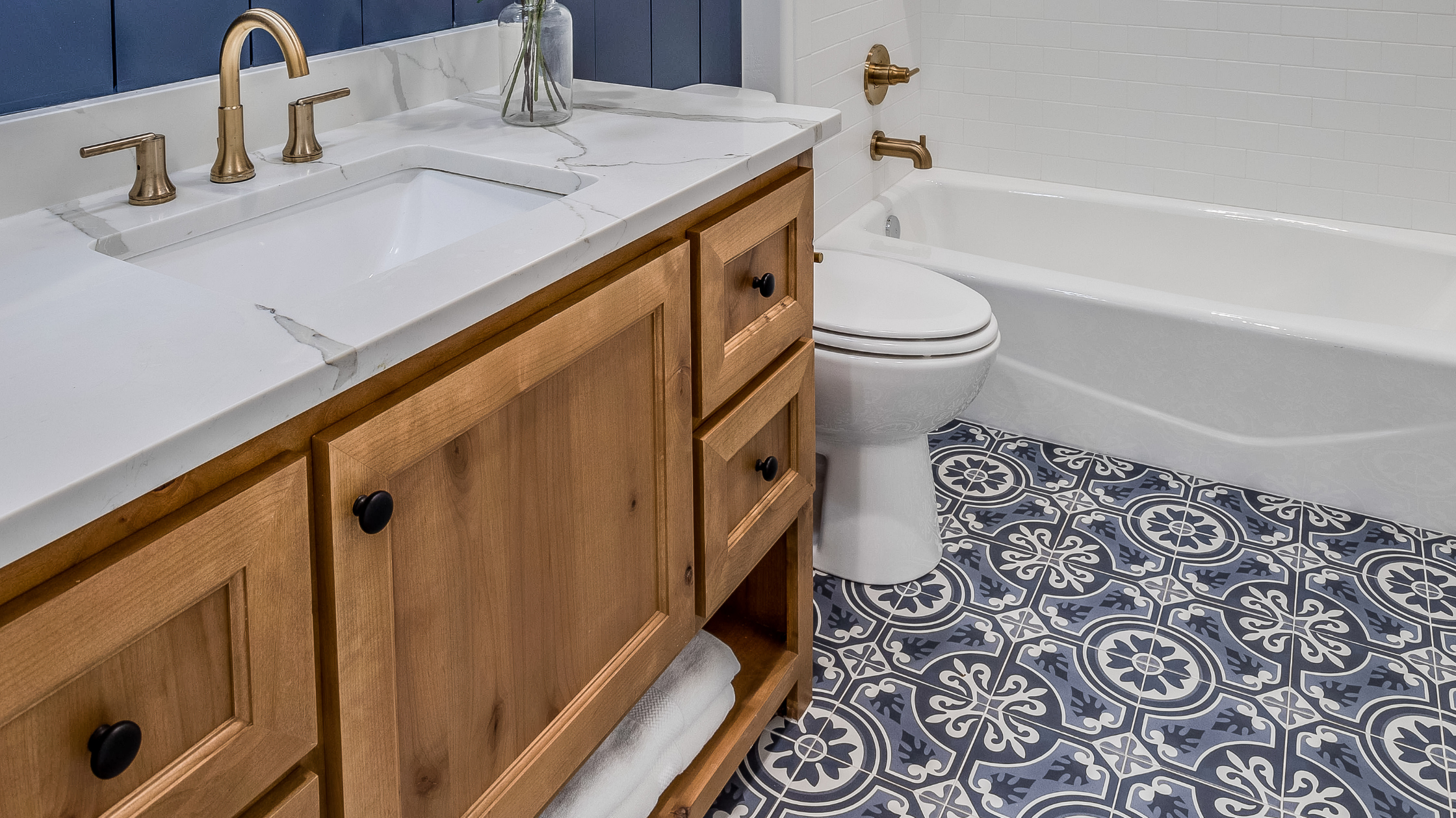 wood bathroom vanity