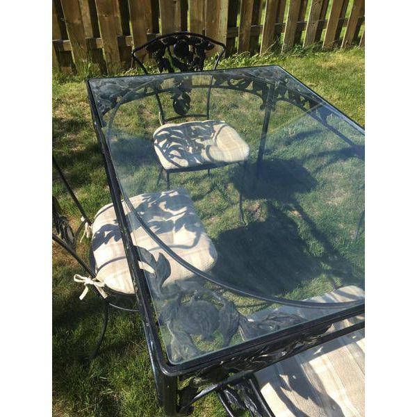 Vintage Russell Woodard Wrought Iron Patio Set Pomegranate