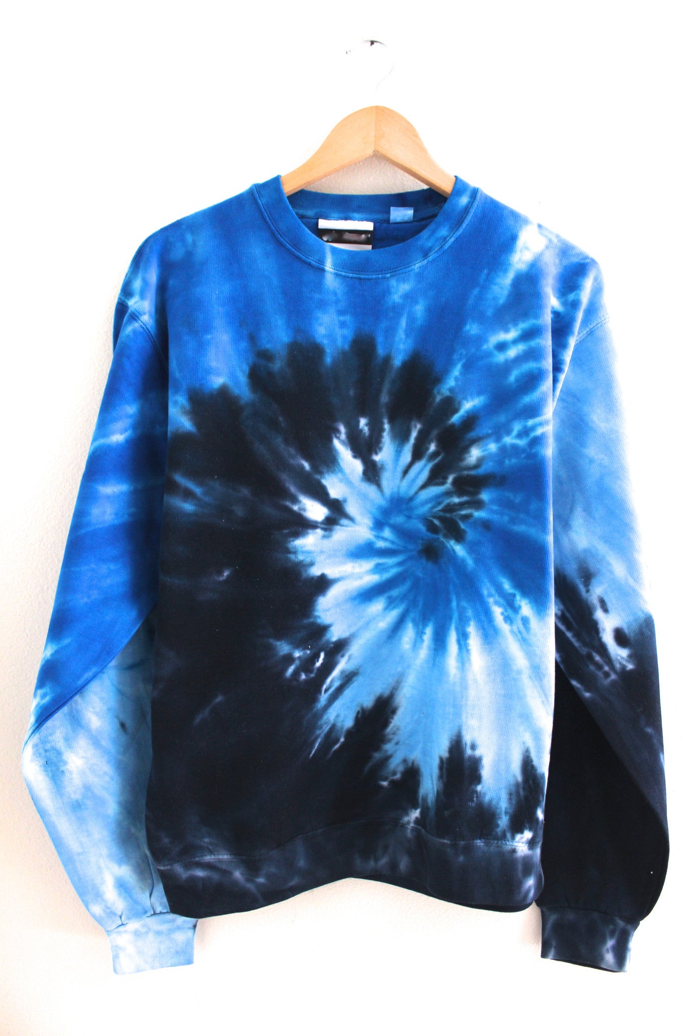 Ocean Tie-Dye Crewneck Sweatshirt – Era of Artists