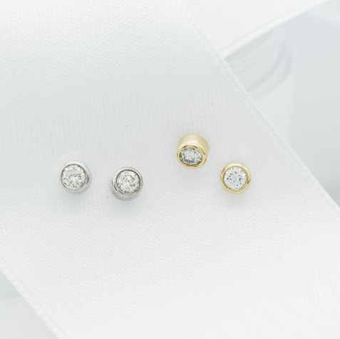 Alexis Earrings Diamond studs yellow or white gold bezel set