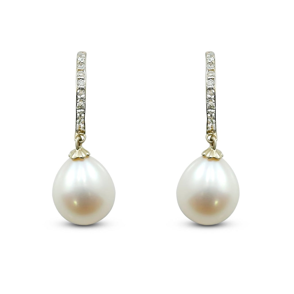 14k white gold freshwater pearl and diamond huggie dangle earrings
