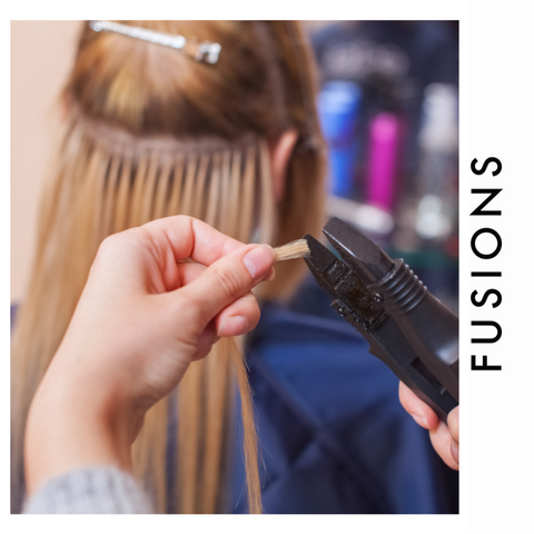 Les extensions de cheveux fusion sont appliquées avec de la chaleur plutôt que des micro-liens.