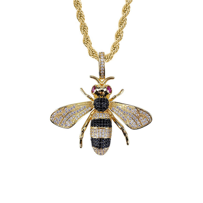 تحدث سحر نكتة gucci bee necklace 