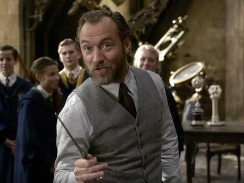 Les Animaux Fantastiques 3 : Warner Bros promet plus de Dumbledore (Jude Law) et plus de scènes à Poudlard