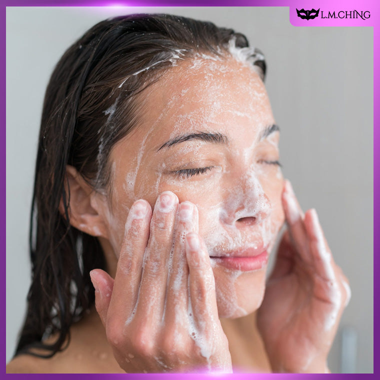 The Importance of Cleansing the Skin with Facial Cleanser