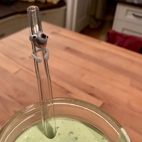 koala reusable straw with green smoothie